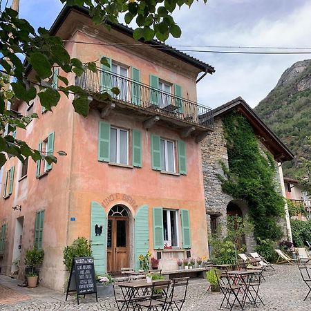 Casa Vino E Birra Aparthotel Osogna ภายนอก รูปภาพ