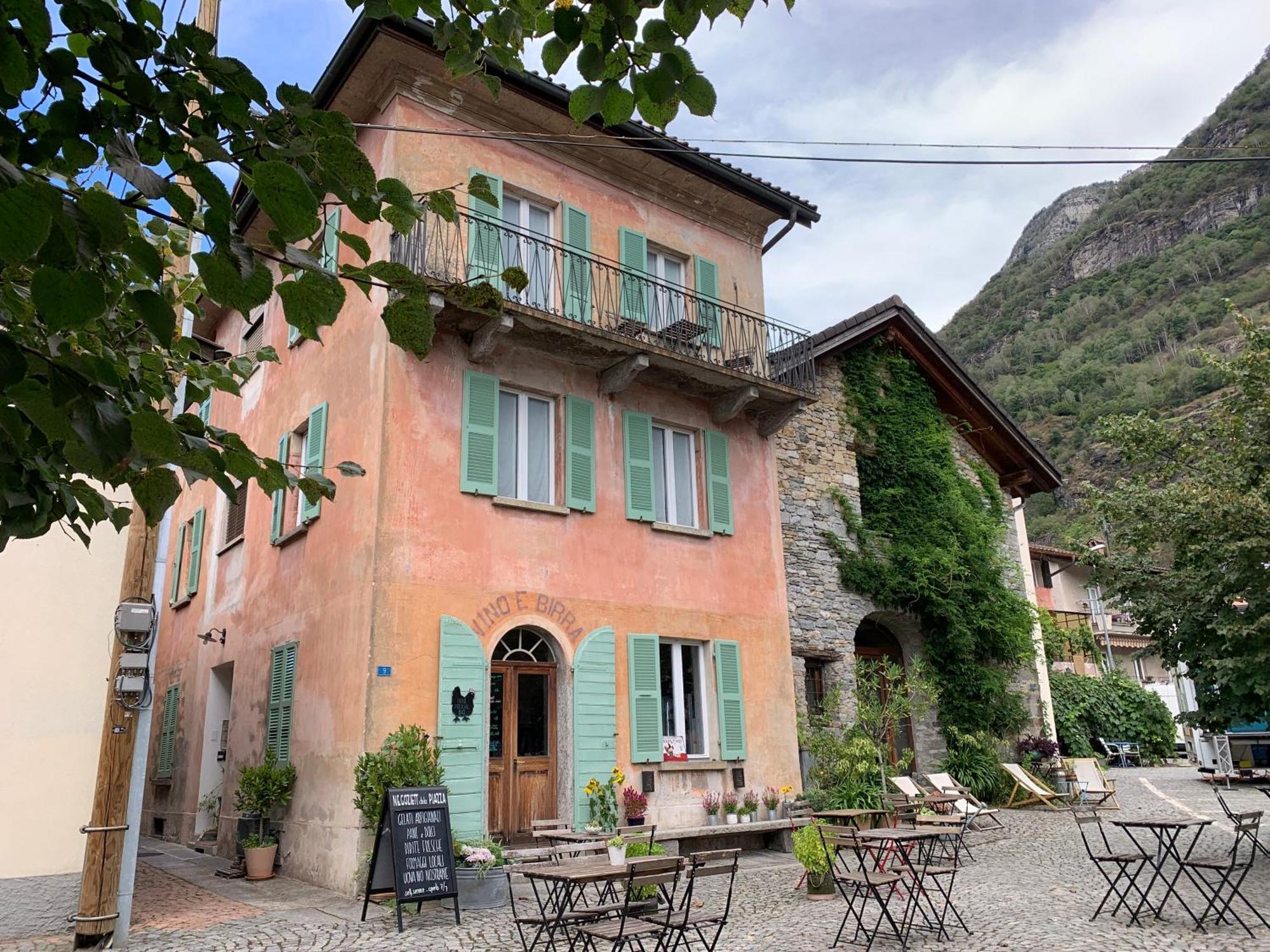 Casa Vino E Birra Aparthotel Osogna ภายนอก รูปภาพ